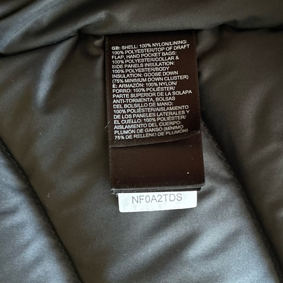 The North Face 550 Down Puffer Vest - Black - Size S - Picture 6 of 6